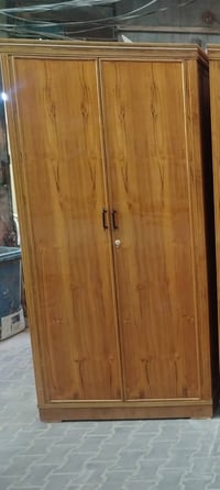 كنتور ٢٠٠ • ميز تواليت ١٦٠ • جديد