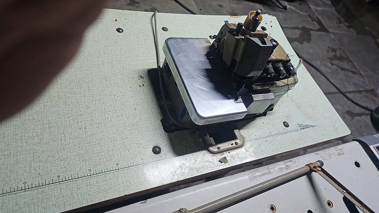 ٣ وفر صناعي ٢ مكاين صناعي و٣ منزلي بيعه وحده مابيع قطع كلهن ب مليون و١٠٠ 
***********
