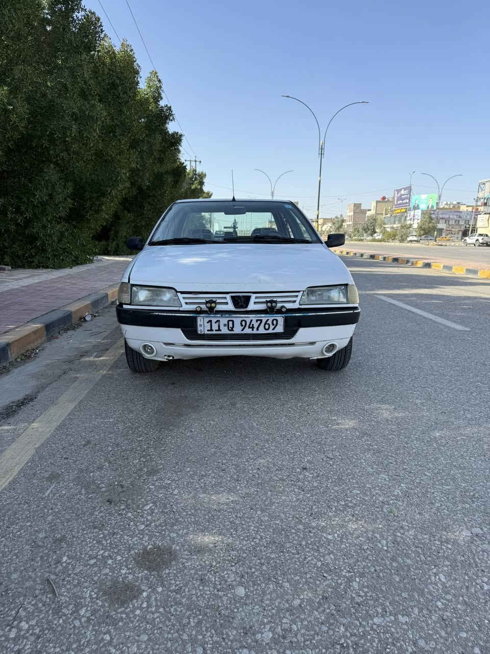 بيجو 405 موديل 2012
رقم بغداد دولي سنويه ل٣٠ سياره ب اسمي 

بيها بنيد وجاملغ بدون دواخل 

كير مكينه حداديه كفاله
تبريد ثلج 
مكاني نجف حي السلام 
السعر 37 وبيها مجال
للاستفسار ***********
