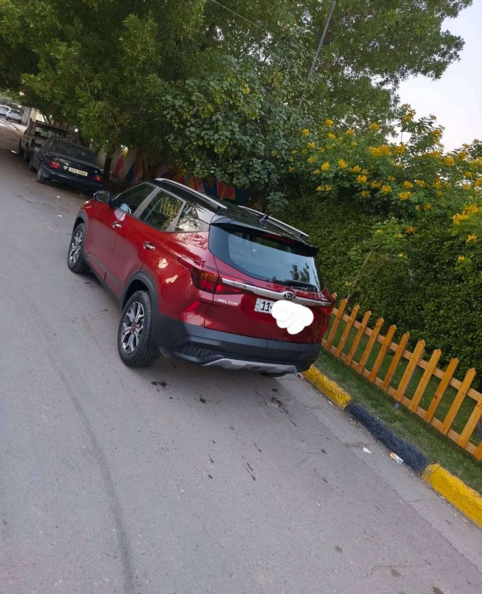 بسم الله الرحمن الرحيم 
كيا سيلتوس 2021 خليجي
مكفولة كفالة عامة... مال الشركة الدولية اخت الزيرو ماشية بس ٩ الاف . الدواخل بعده بنايلون الشركة 
سيارة مطالعين بيه كلش قليل وبعده تبديل دهن محرك بضمان مال الدولية..  البانزين امانة الله كله محسن قطرة عادي مخاله 
تجي الكير AT
والمحرك 1600 doch مو هذا ١٥٠٠ دبل نوزل
لون مميز كرزي والقمارة سودة two colours 
تبريد شاشة مو جنل قطعتين تبريد.
شاشة ابل كار وكامرة دوارة وي ستيرن وبوصلة مال صلاة
مكان السيارة الاعظمية 
***********
ان شاء الله رايده ب172 وبيه مجال بسيط.بالي يحبه الله
