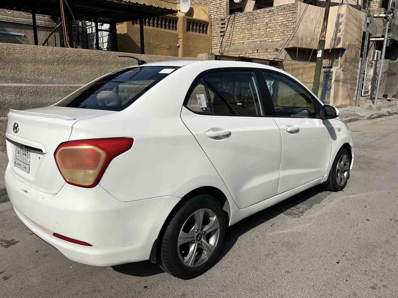 السلام عليكم
هونداي i10  كراند موديل 2016
رقم بغداد 
محرك كير مكفولات
بدون تبديل اي قطعه بدون ايرباك ولا دواخل شاصي مكفول مصبوغه حزام بدون حادث اثر شخوط جانت مال بنيه السياره 
مكانها بغداد الشعب
السعر 77  بيها مجال بسيط
***********
