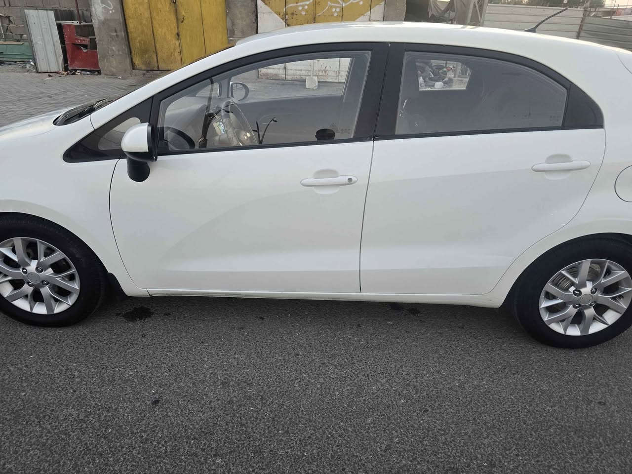 كيا ريو هاشباك 2015
اقره المنشور قبل لاتتصل وبدون وعود عجبتك تعال گلب وشوف 
رقم بصره سنويه منتهيه مشروع وطني تحويل
بدي كفاله بدون اي صبغ فقط جراد خفيف بنيد والقماره ورصعات خفيفه 
محرك 1600دوش جديد هسه مشدود وكير حداديه والتبريد كلها جديده
تخم تاير وتخم ويلكب جديد
ادامه شامله منظومه البانزين والدهن وهايدروليك الكير والفلاتر
شاشه اندرويد وسستم صوت خرافي
وترايك وين ماتحب
السعر 95 ورقه
مكاني بصره حي الجامعه
*********** البصرة, العراق
