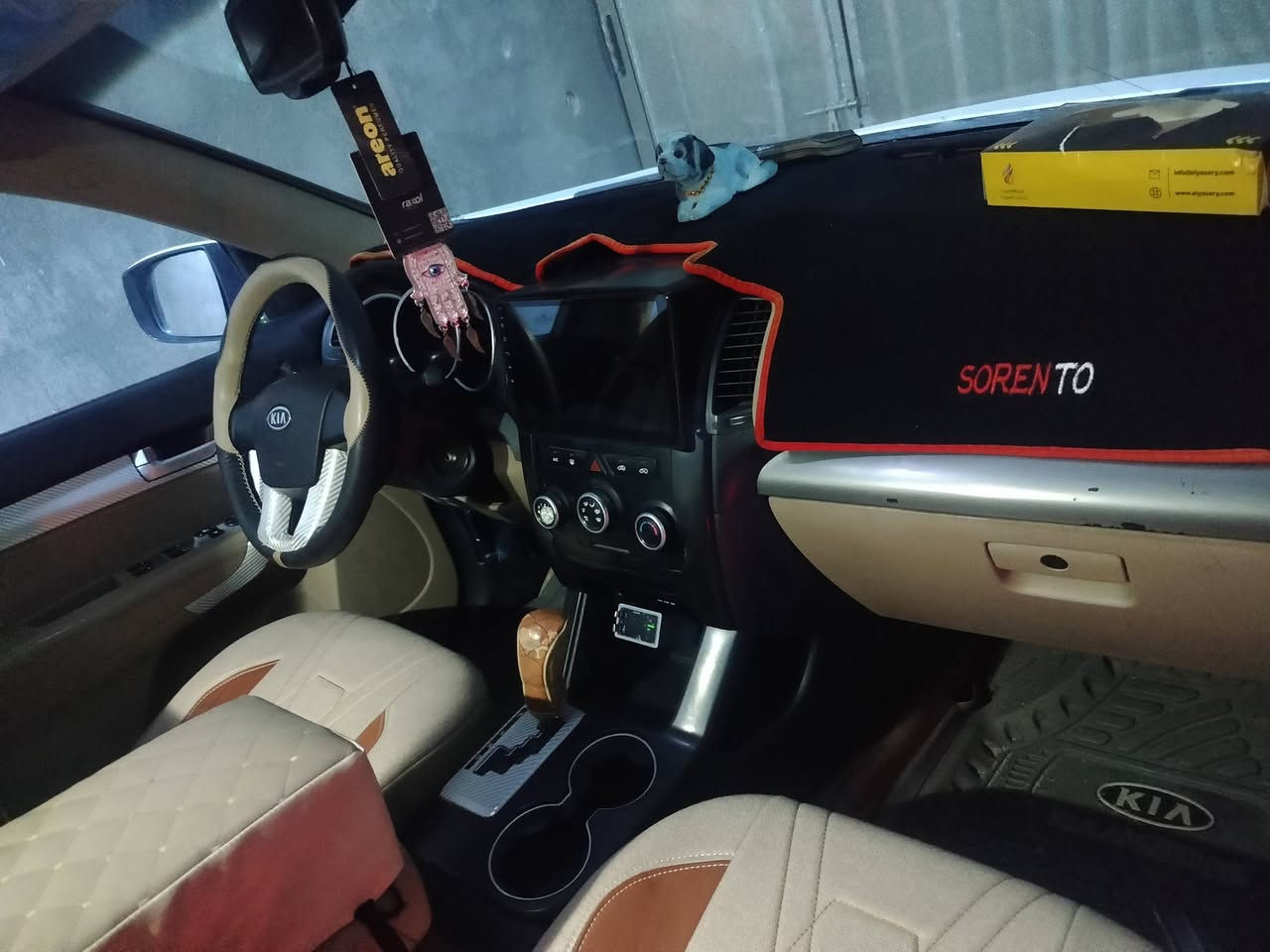 كيا سورنتو 2012 خليجي 4 سلندر
السونار مرفق بالصور
المحرك مجفت الكازكيت والحمد لله بوضعية ممتازة والحدادية جديدة والتبريد قطعتين  والسنوية رقم دولي بأسمي لغاية 2029 بصرة والهزة جديدة قبل فترة مسويهه 
البيع بسعر 133 ورقة وبيهه مجال بسيط
التحويل مباشر بأسم المشتري للاستفسار 
الاتصال على الرقم ***********
