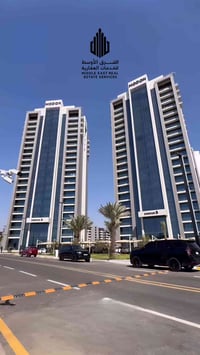 شقة للإيجار – فرصة مميزة للسكن الراقي ✨ 📍 الموقع: مجمع البروج السكني 📐...