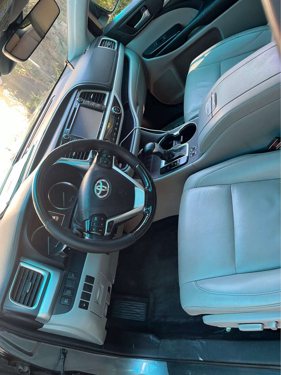 هايلندر 2019 امريكي xle فول مواصفات 7 راكب 6 سلندر 3500  بغداد بأسمي على ايدي من امريكا
.....................
فتحه وبصمه وجلد وتدفئه كشنات وكشنات كهرباء وجنطه كهرباء وشاشه جبيره تبريد منفصل امامي خلفي داخل رصاصي نظافه ٩٠٪؜ ولدات متغير عالتلفون  حادثها جاملغ السايق مبدل نفس اللون والبنيد بارد السياره بدون صبغ حتى الدعاميه نفس اللون  السعر ٢٥٣ ورقه مكاني كربلاء *********** كربلاء, العراق
