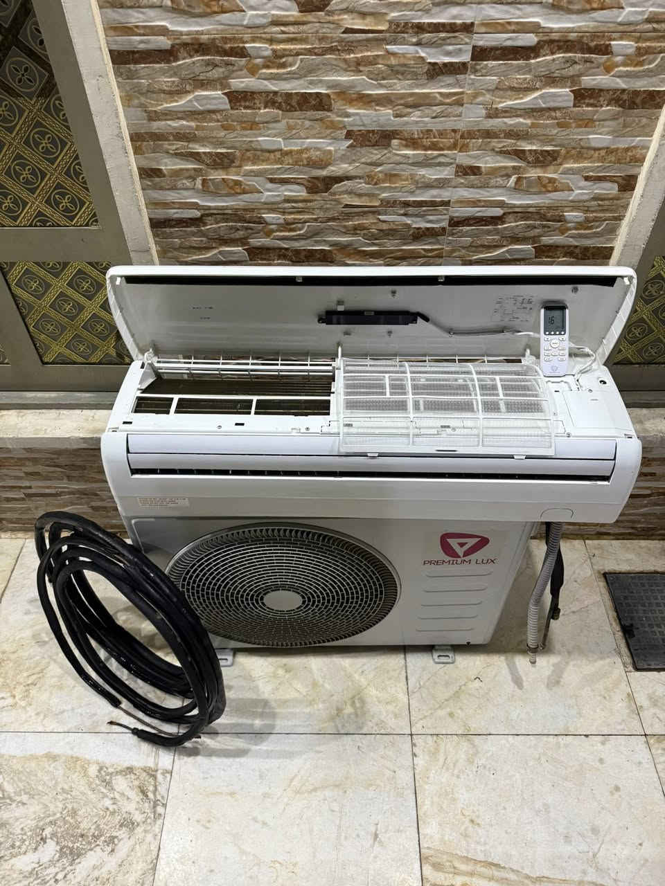 سبلت 2طن تبريدة ثلج غازة 410 السبلت كلش نضيف الشراي يتواصل على هذا الرقم***********
