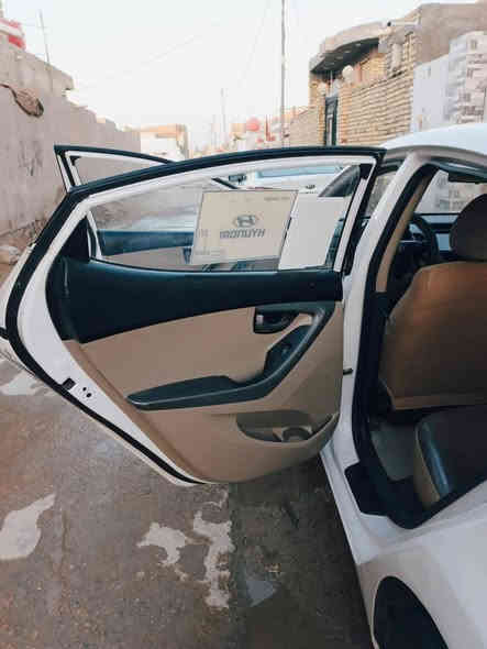 السلام عليكم النترا للبيع خليجي طخه يم قبق البانزين راجعه بارد مكينه 1800 السعر120وبيه مجال مكلف بل نشر رقم راعيها ‏‪***********‬‏
