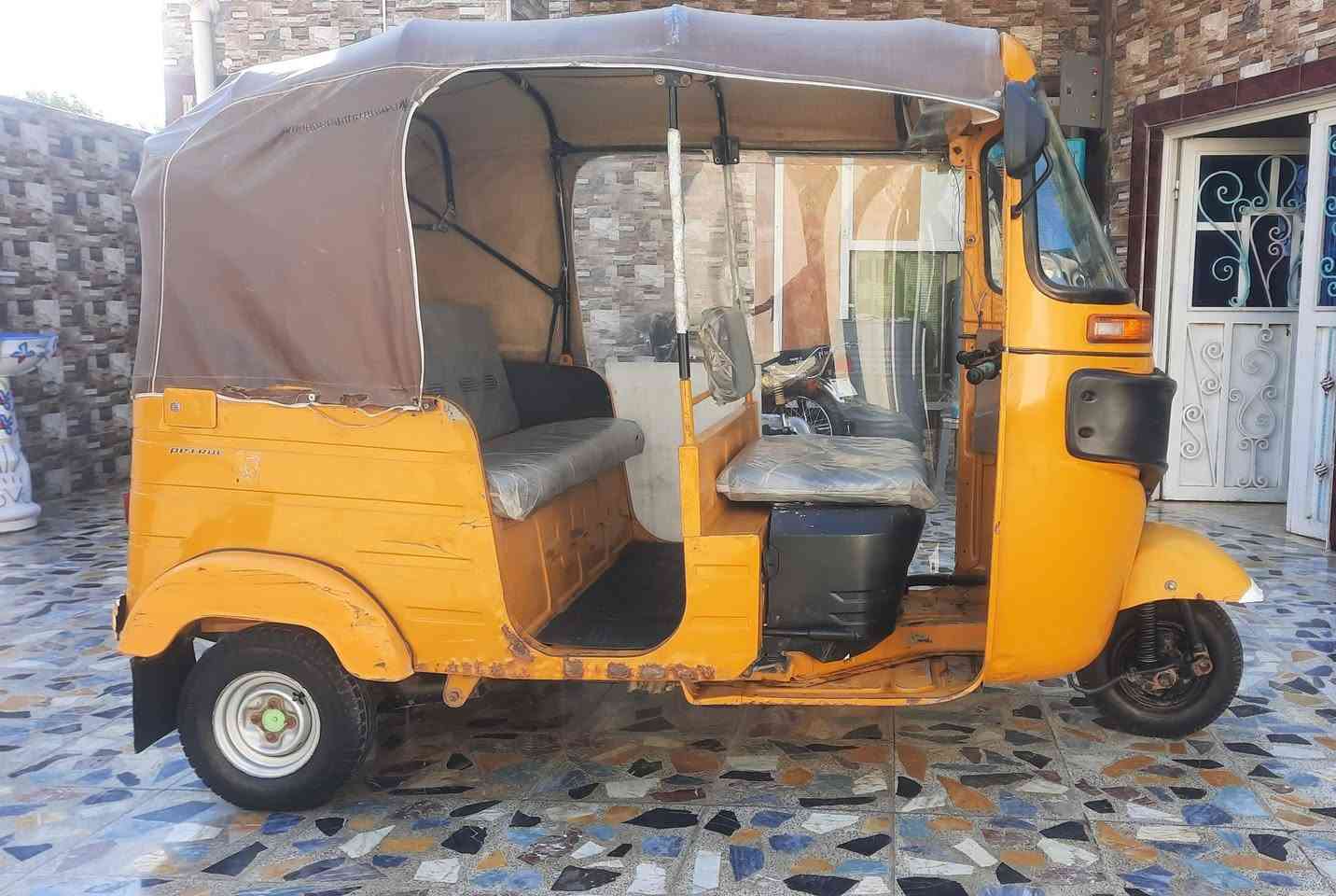 تكتك للبيع موديل 20   المكان الكوت  حي الجهاد 

السعر 6 ونص وبيه مجال     

 ***********
