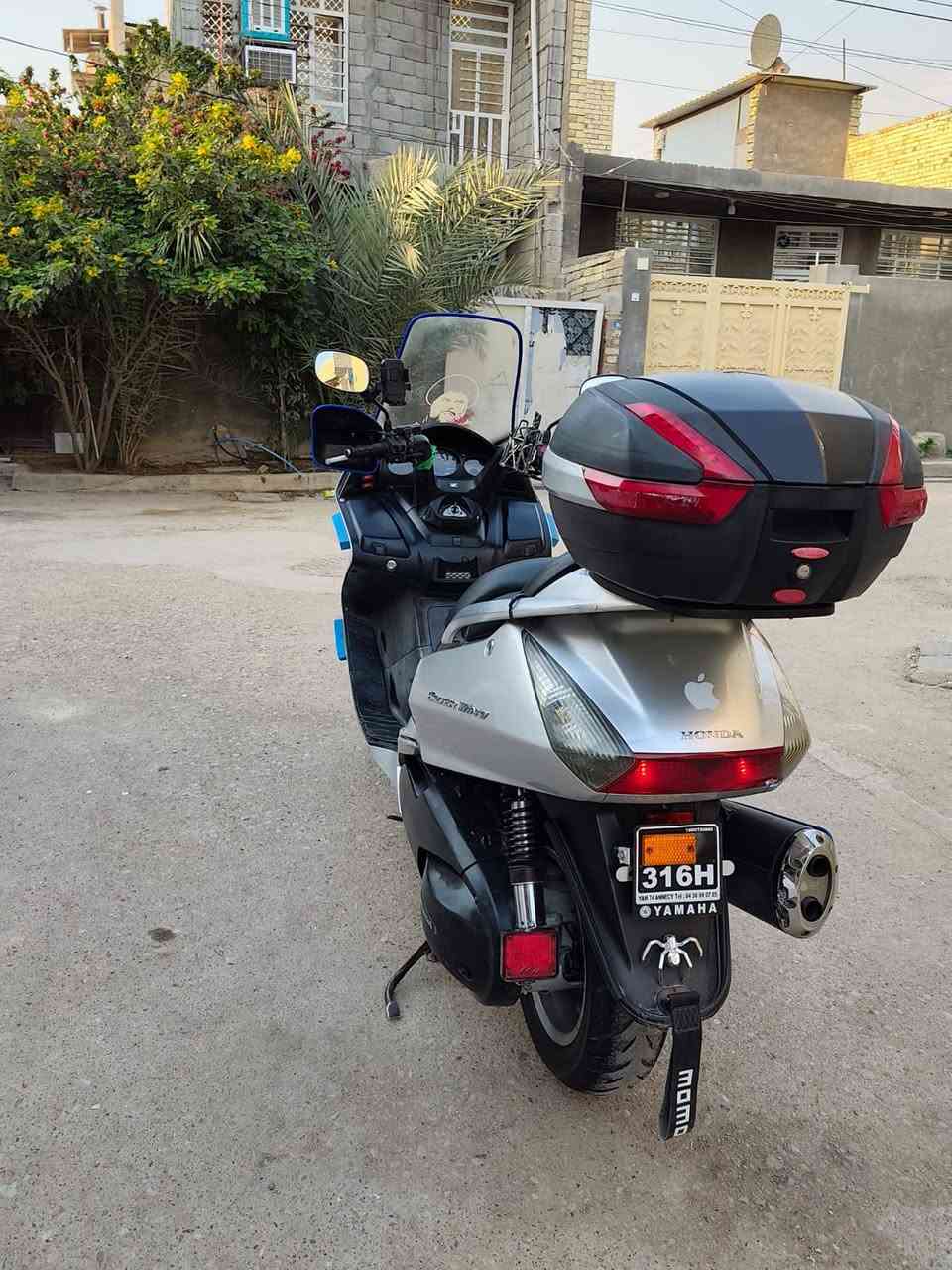 سلام عليكم للبيع سلفر ونج مكينه 400 اوفر دراجه جديده كفاله عامه برغي مامفتوح بيها عل بلادي كفر بلادي تخم تايرات جدد دبلات نضيفه اي نقص ماكو بيع او مراوس سعر دراجه 16 بيها مجال بغداد زعفرانيه شراي خادم ***********
