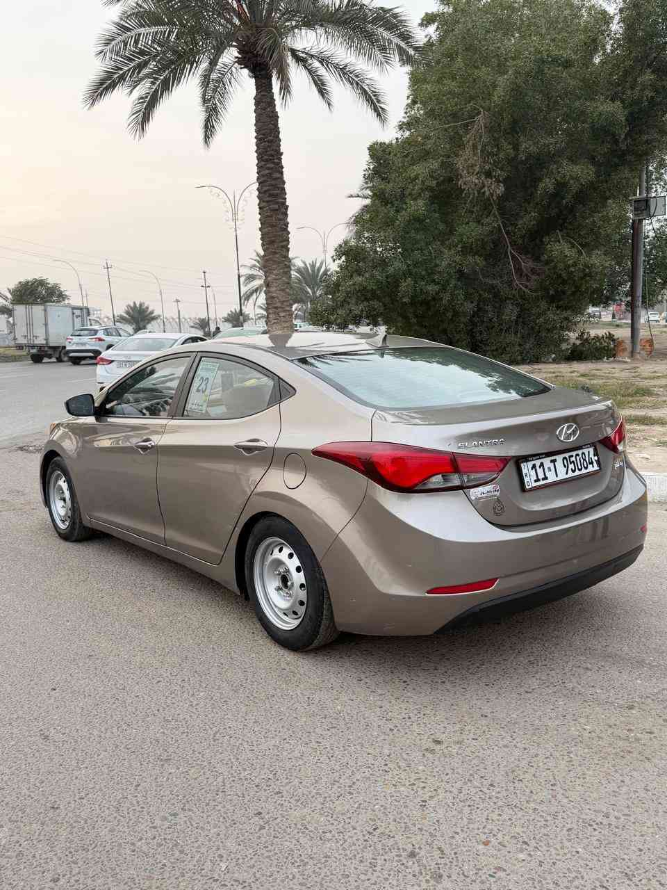 السلام عليكم النترا 2016 السياره جاهزه  بدون حادث فقط دعاميه السعر 113  كير ومكينه وحداديه وتخم تاير وتبريد كله شغال باسمي تحويل مباشر ***********
