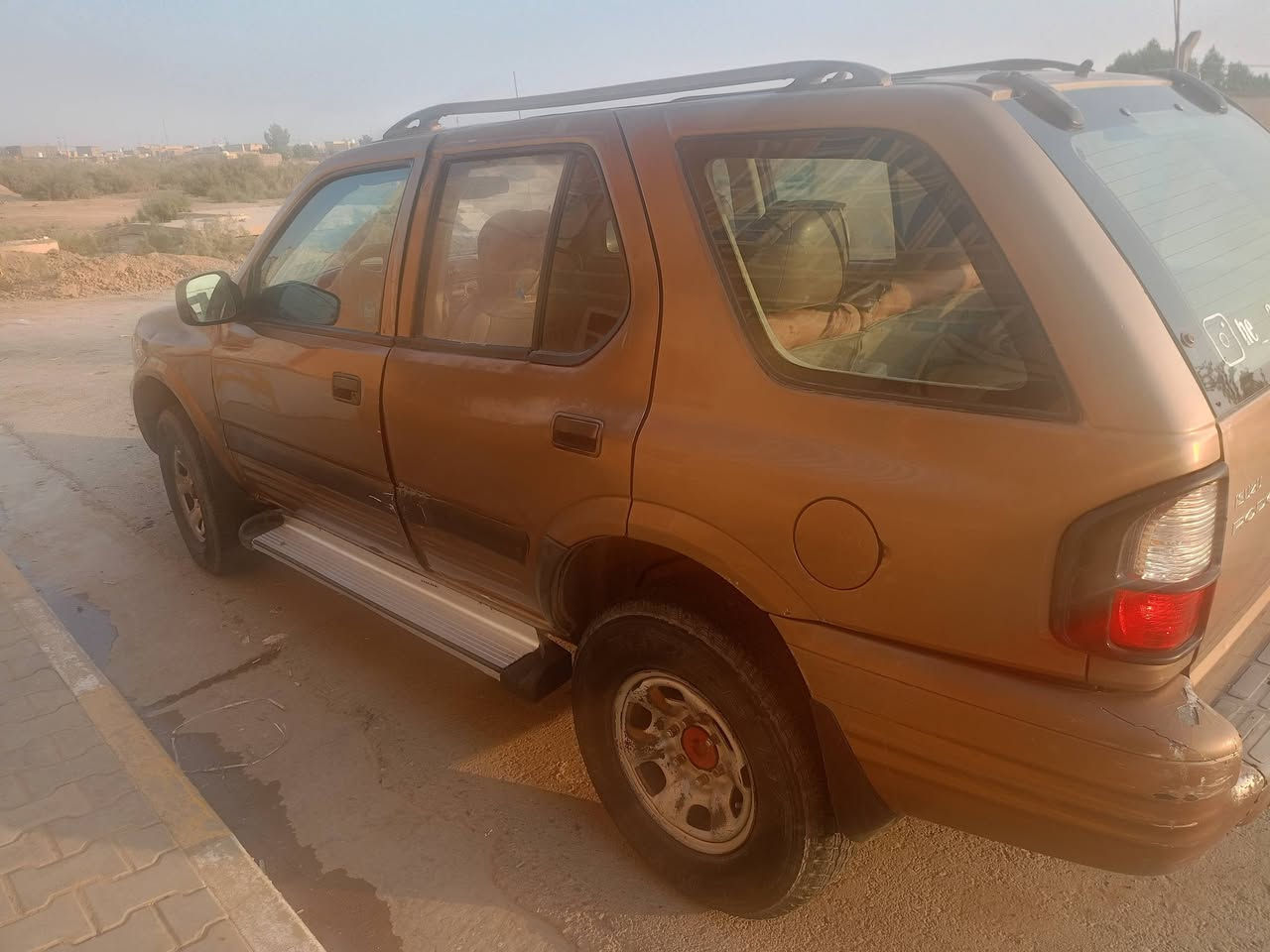 سياره ازوزه جاهزه كير ومحرك ففتي تخم تاير حداديه مكفوله تبريد شغال سياره جاهزه للبيع  او مراوس بيكم دبل قماره 
سعر سياره 55وبيه مجال 
***********
غير متواجد ع فيس
