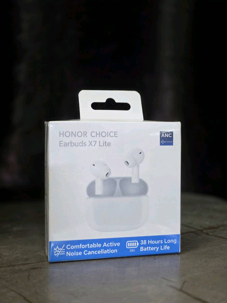 السلام عليكم ايربود هونر X7 لايت
المواصفات بلوتوث 5.4 واتصال سلس، عمر بطارية طويل يصل إلى 38 ساعة مقاومة للماء والغبار  وصوت واضح مع مشغلات  تشتمل على تقنية إلغاء الضوضاء للمكالمات عبر الذكاء الاصطناعي وخاصية العزل  السماعة ما مفتوحة  جديدة مكاني بغداد العبيدي