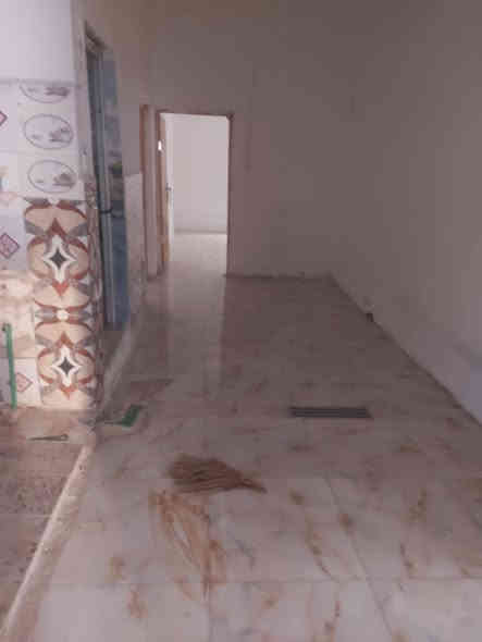 بيت  ومشتمل   للبيع مساحه ٢٦٢ م طابو صرف بناء طابق واحد ايجارهن ٥٠٠ م بأشهر عنوان كربلاء حي العسكري منطقة ١٤ خلف جامع أهل البيت سعره ١٨٥ بي مجال أي استفسار اتصل *********** نستقبل جميع العروض في انحاء كربلاء
