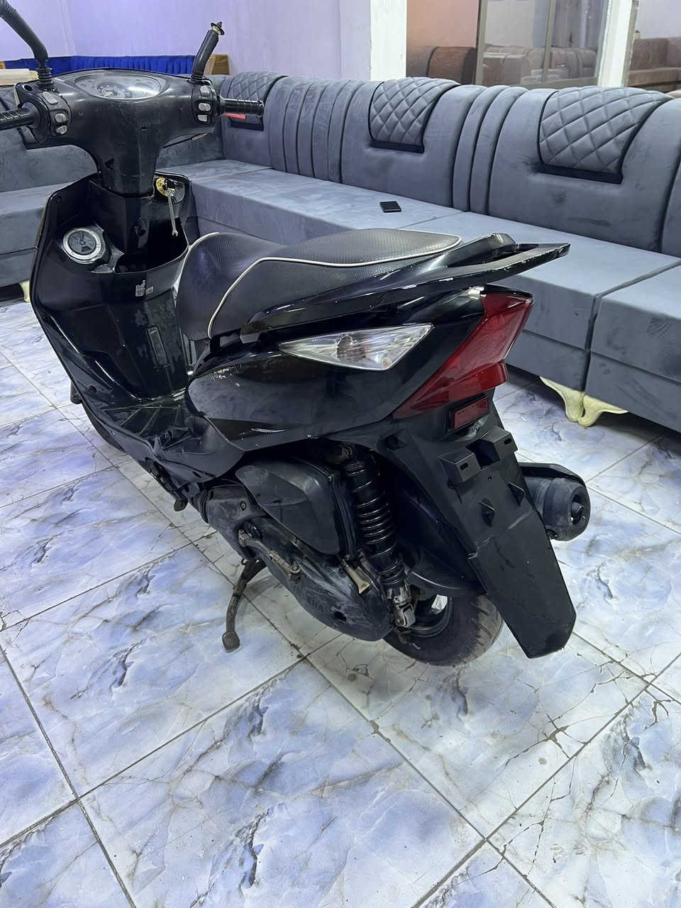 دراجه ماكس ثعلب البيع نضيفه وحلوه لون اسود شغاله صوته حلو ما متعوبه وجديده سعره 650 عنوان بغداد تاجي 
رقم لاستفسار/***********
