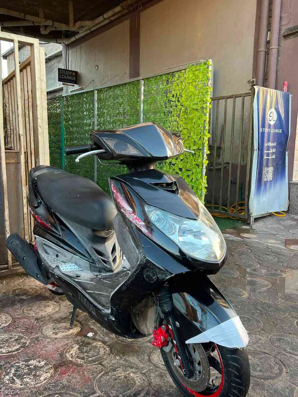 سلام عليكم سكنز فحل للبيع نضيفه وناعمه دراجه بلاديه من طول لطول مختمه ختم واحد كفرات نضاف وبيها نصبه حلوه شلعه ومعدل مفولات كهربائيات كلشي شغال بيها بريكات جدد دراجه مابيها نقص برغي بكل وقت نكره سلف السعر 750 
المكان حلة شارع 40 
الرقم ***********
