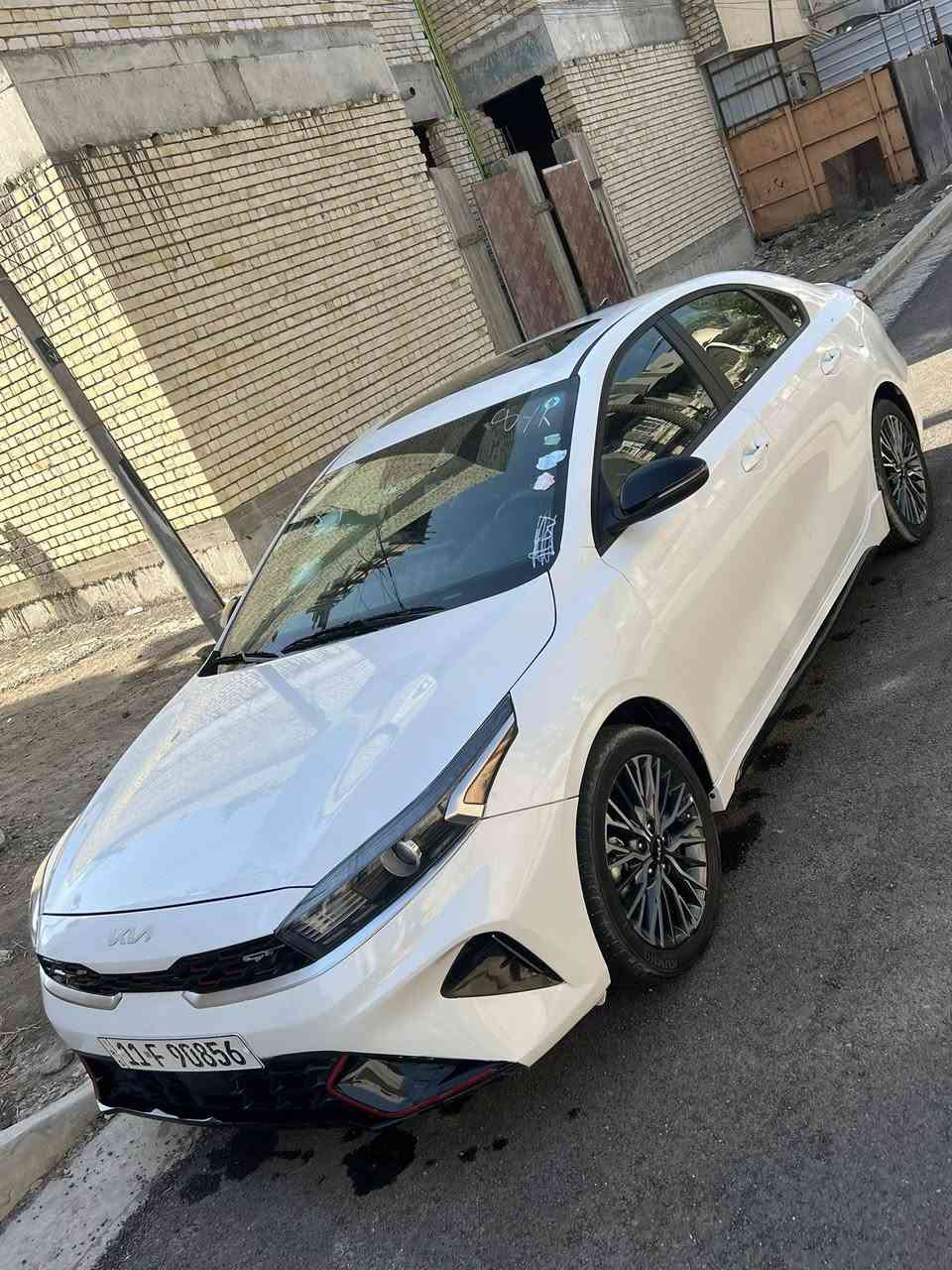 كيه فورتي موديل 24 ترقيم جديد بسمي عنوان بغدادشارع فلسطين حادث مثل ما موضح بالصورة دخول جديد بدون تبديل سياراه ليبل واحد فول الفول جيتي لين سعر 187(((((((((((***********)ملاحظا تعديل بل شاصي قليل فقط بارد بدون تبديل سياراه جديده
