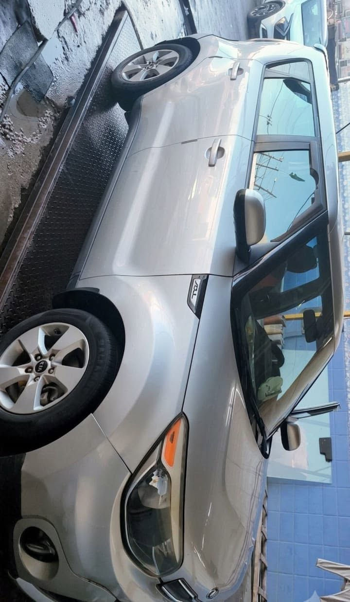 🚗 كيا صول 2018 للبيع (سيارة بيت)
​الموديل: 2018
​المحرك: 1600cc (اقتصادية وقوية)
​المسافة المقطوعة: 88 ألف ميل (قابل للزيادة الطبيعية)
​الضرر: قطعتين فقط (بنيد وجاملغ)، وباقي البودي سليم.
​الوضعية القانونية: السيارة باسمي وتحويلها مضمون.
​✨ المواصفات والجاهزية:
​شاشة دجيتال وكاميرا خلفية عالية الدقة.
​تحكم ستيرن متكامل.
​نظام ECO الاقتصادي لتقليل استهلاك الوقود.
​تبريد ثلج، محرك، گير، وصدر بحالة ممتازة وجاهزة من كل النواحي.
​السيارة مال بيت، جاهزة من ناحية السونار والفحص، وما تحتاج أي مصاريف.
​📍 المكان: بغداد
​💵 السعر المطلوب: 100 ورقة وبيهه 
مجال
التواصل على هذا الرقم ***********
