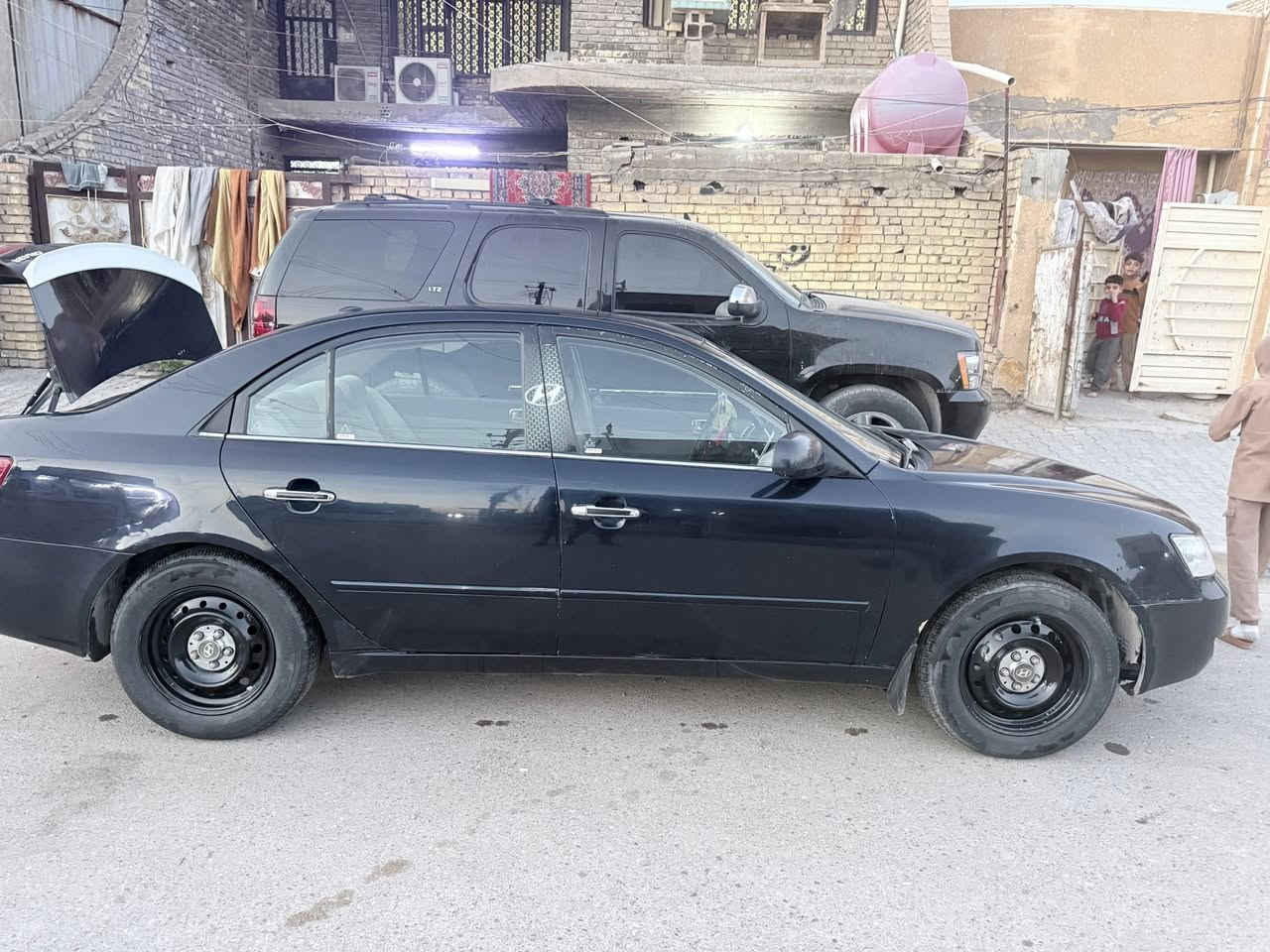 السلام عليكم سوناتا وارد امريكي 2008 للبيع     ماشيه 164 وقابل للزياده حقيقي محرك 2400 سياره بسمي حادثها باب جهت الصدر مبدل وبيها شكم قطعه صبغ الباقي ليبل واحد سيره مكينه كير كهربائيات تخم تاير تبريد مابيها نقص حداديه 80‎%‎ بغداد الحسينيه مبايل *********** السعر 95 وبي مجال
