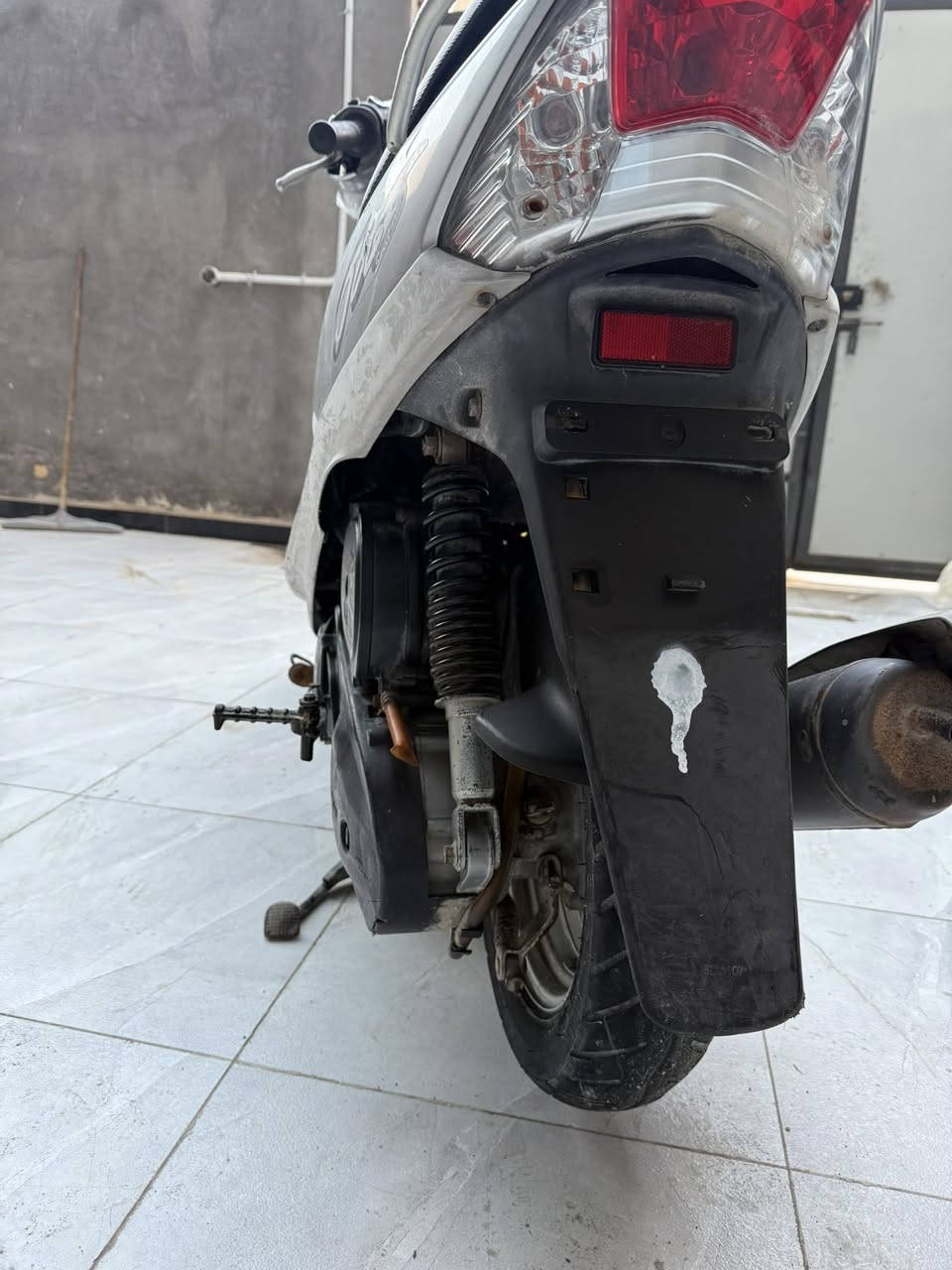 السلام عليكم ماكس منغولي ثاني تبديلة دهن صارلها ٢٢ يوم طلعت من الحاويه والوصل موجود مكينه ناعمه نكرة سلف كهربائيات كلها شغالة ترايك وين ماجان رايدها بمليون و ٥٠ وبيها مجال للشراي ***********
