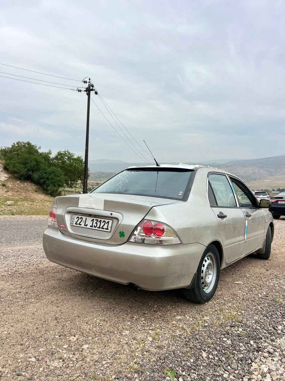 السلام وعليكم مستبوشي لانسر 2009 
رقم اربيل سنويه 2031 هزه لـلـ 27 بأسمي
شرط تحويل تبريد محرك كير شرط كير توماتيك
اربع جامات كهرب شاشه كامره مرايات تحكمات
نشره متغيره الوان بدون ضربه بيها مكانات صبغ وكلير مال تقحيل بدون معجون 
سعر 75 وبيها مجال مكان موصل ايسر ***********
