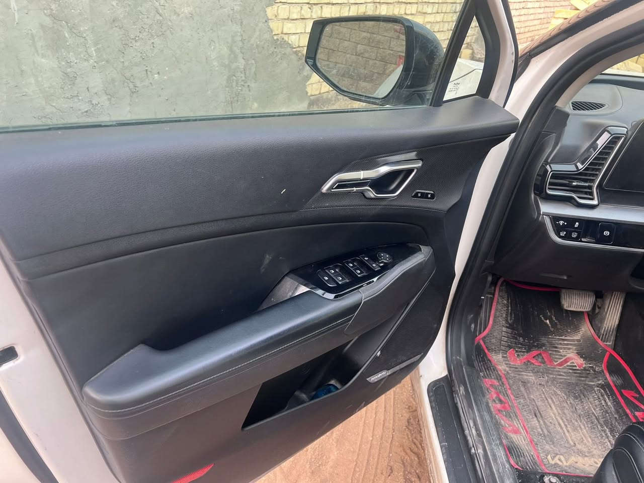 كيا سبورتج هايبرد موديل 2023 فول موصفات السعر 170 وبيهه مجال مكان السياره بغداد مدينه الصدر   ***********
