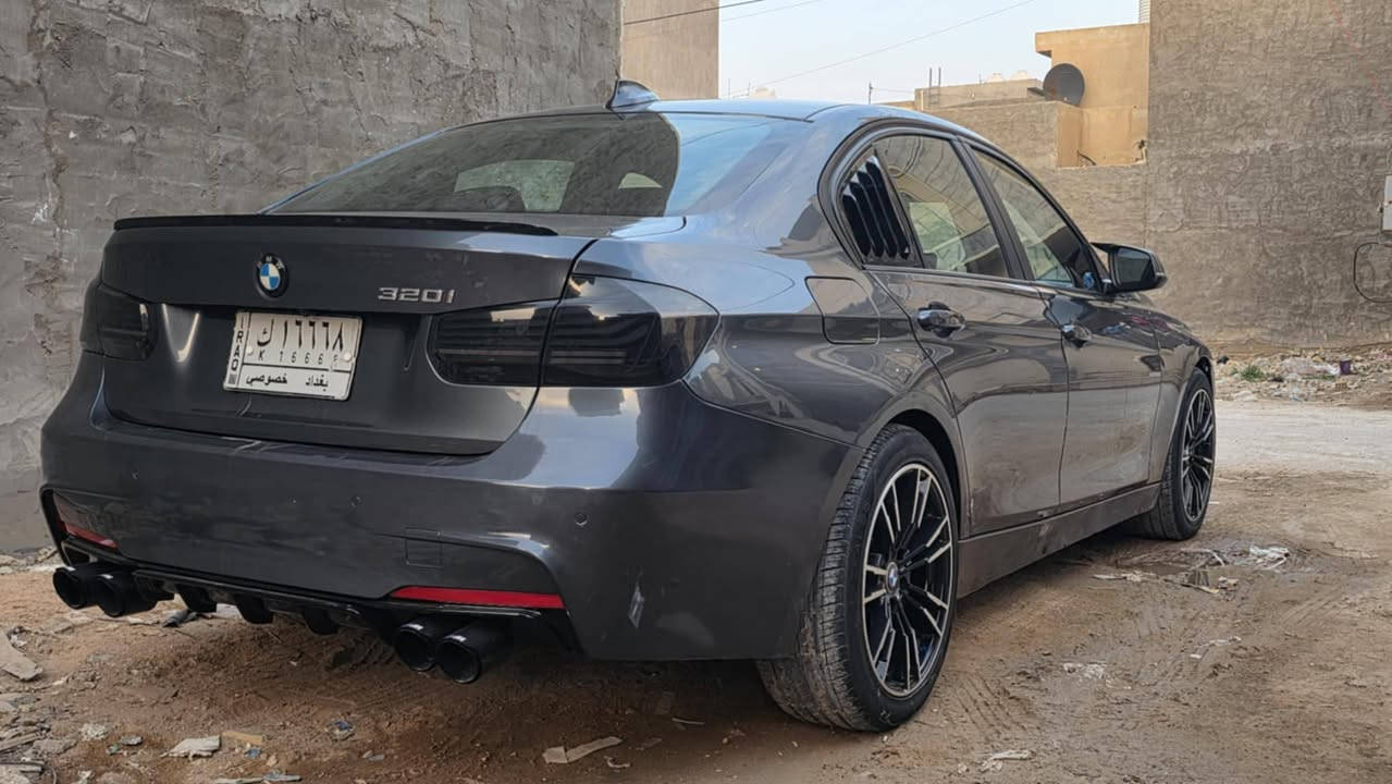 السلام عليكم
BMW F30 320I 2016 
ماشية ١٥٠ الف كيلو قابل للزيادة 
السيارة جديدة ومتعوب عليها والصور موضحه كلشي 
امريكي بدون ايرباكات باسمي تحويل ثاني يوم 
السعر ١٥٥$ وبيها مجال 
رقمي *********** 
مكانها بغداد الدورة 
للبيع او المراوس حسب الرغبة 
صور السيارة ضمن المنشور 
رقمي موجود ومتاح ايضا واتساب 
و المسنجر متواجد طول الوقت 
ومستعجل على البيع
