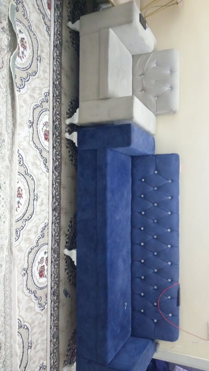 قنفات ويه الميز للبيع 250وبيهن مجال مامتواجد بلفيس***********
