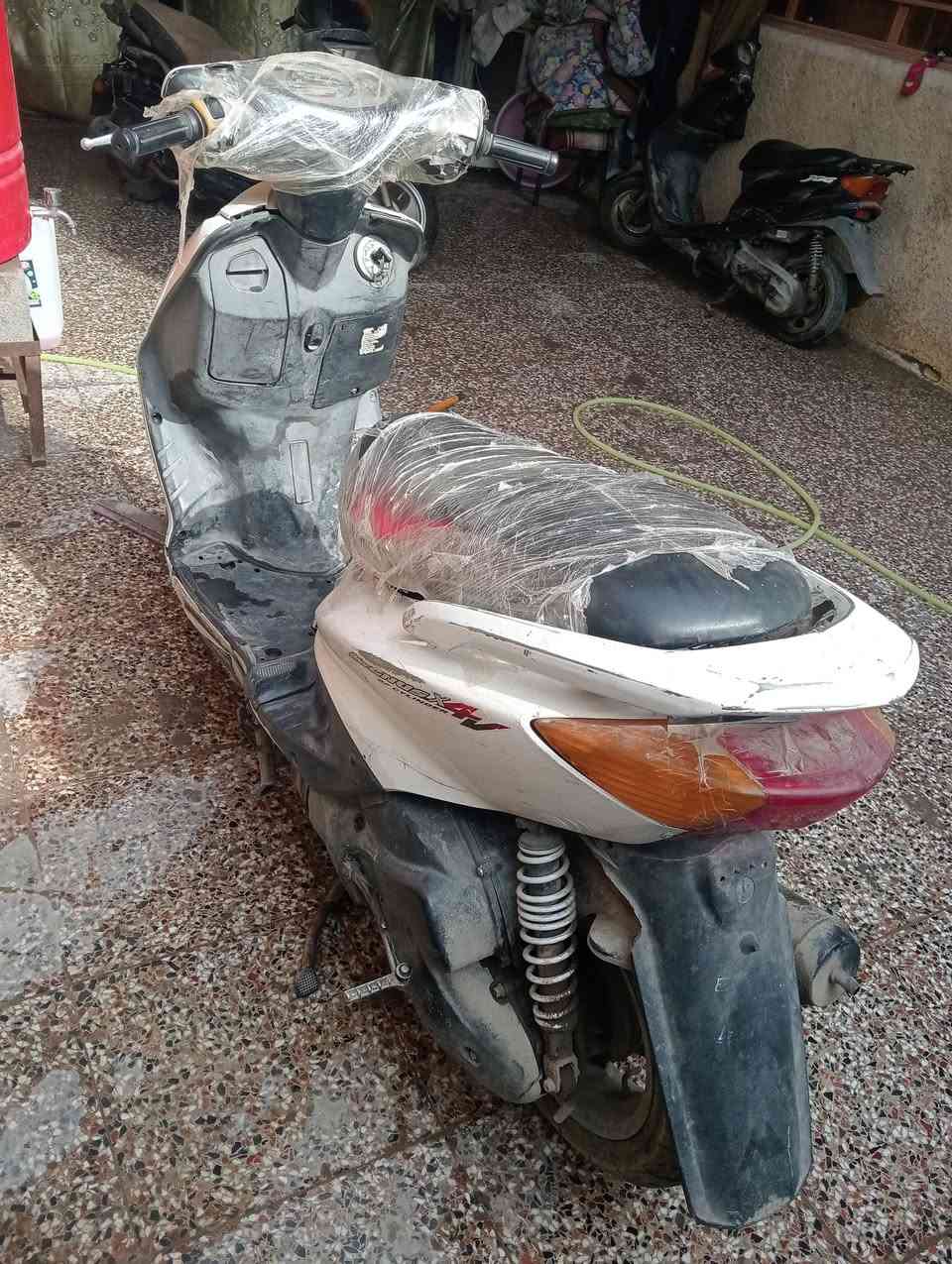 دراجتين سكنس والثانية سبيسي رايدهن 400


**إذا كنت صاحب هذا الإعلان وتريد حذفه لأي سبب، رجاءا أرسل رسالة إلى الدعم الفني**