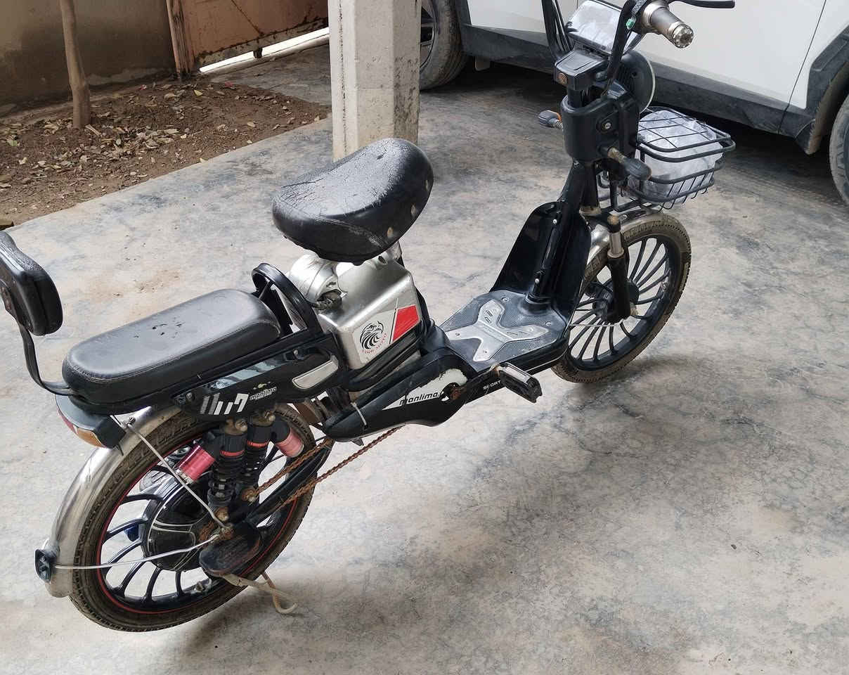 بايسكل شحن للبيع كامل كله شغال طبيعي بس البطاريات تعبانة للتواصل ***********
المكان بعقوبة باب الدرب السعر 125 بعقوبة, ديالى
