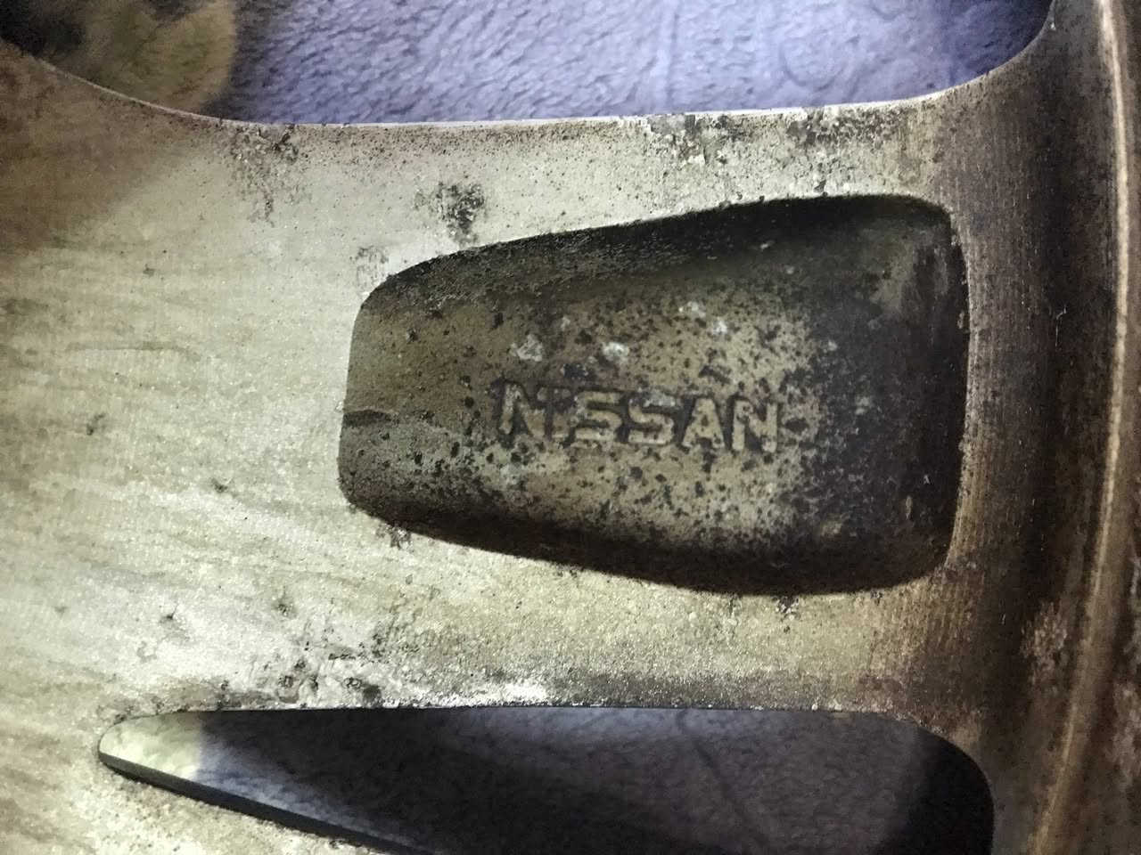 ويل 17 
نيسان بلادي لا عواج ولا تصليح
بيع فقط بدون مراوس 
بغداد مجمع بسمايه
***********
***********
