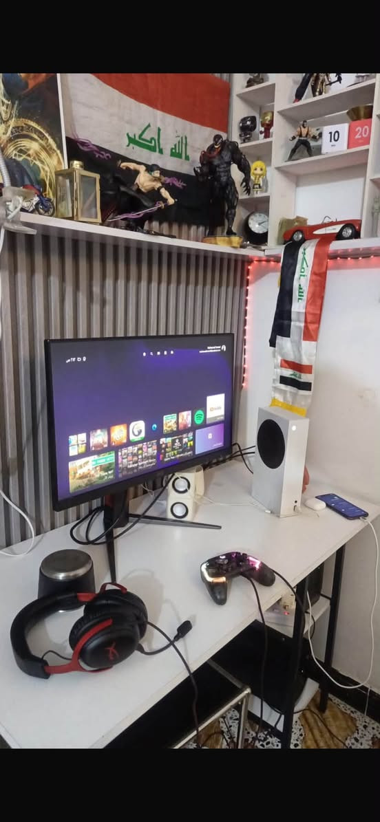 السلام عليكم اكسبوكس s ما مفتوح ويا جوستيك جيم سير و شاشه AOC 180  HD1080  سعر 450الف قفل ❤️  واتساب***********
