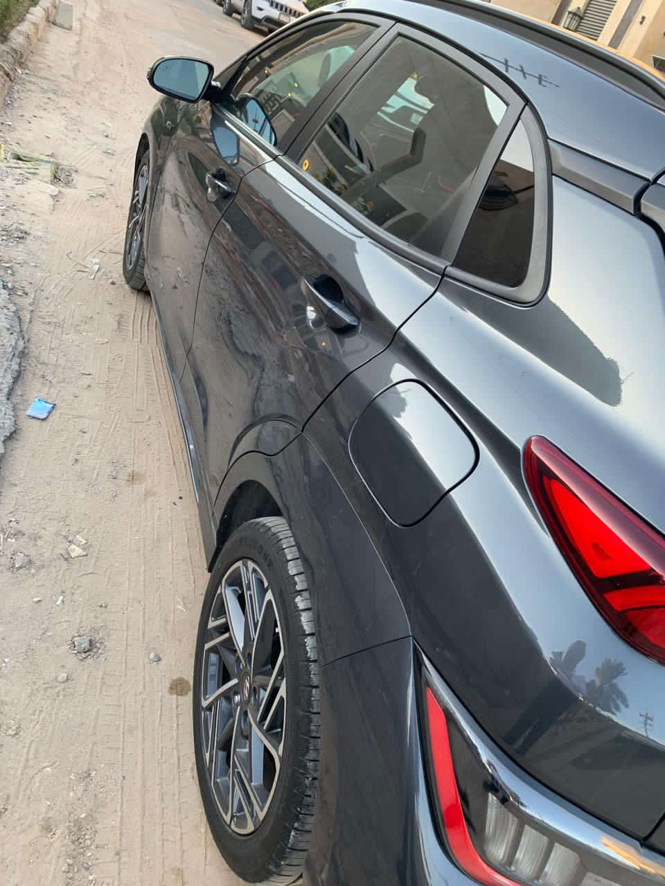 السلام عليكم للبيع هوندا كونا موديل 22 الأين فول مواصفات ماشيه 51 الف رقم بغداد باسمي حادثه جاملغ وبنيد ومبدلات نفس اللون بدون صبغ والباقي مكفول السعر153 $ وبيها مجال بسيط للاستفسار الاتصال ع الرقم *********** العنوان بغداد كراده
