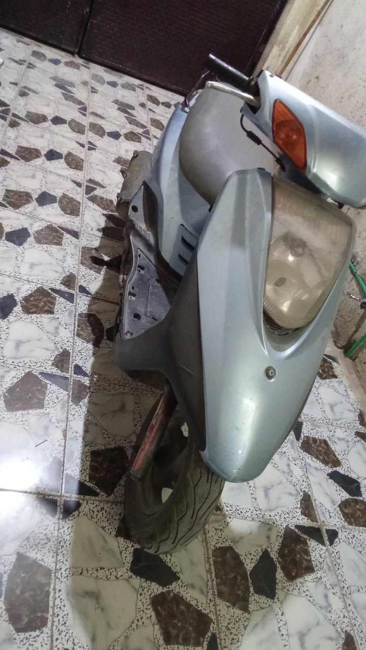 بريز متروكه يرادله تجفيت وكم مابيها مكان بغداد الشعب ***********
