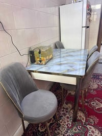 ٦ كراسي • قابلة للتمديد • المنارة