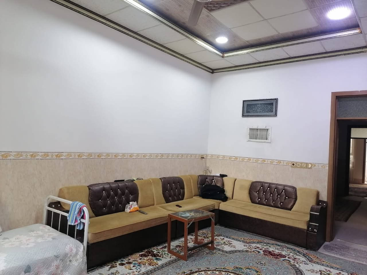 #دارللبيع
خانوو بو فروشتن له گه ره كى ئازادى نزيك مزگه وتى ئازادى 

روبه رى 181 متر طابو ملك صرف 

پيكهاتوه له :- 2 ژور نوستن - هول - ميوان - مطبخ - گه راج

نرخ 135 مليون 

بوزانيارى زياتر په يوه ندى بكه ن به عقارات ستار اكرم بازرگان

📍ناونيشان : كه ركوك بازارى ئازادى ته لارى ئاسو

***********
***********
