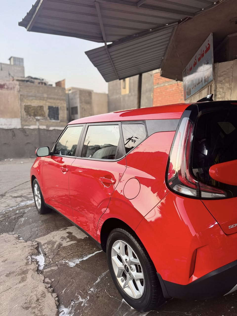 السلام عليكم
للبيع كيا صول موديل 2024
وارد امريكي رقم بغداد الدولي الجديد 
فول مواصفات ماعدة الفتحة 
محرك 2000 دوش 
بصمة
تشغيل عن بعد 
شاشة جبيرة نفگيشن
شاحن واير ليس 
كشن كهرباء 
مود درايف
تحكم استرين جهتين 
اطفاء ذاتي 
رادار امامي وجانبي 
داخل اوف وايت 
ويل كب حجم 16
ماشية 39 Mi
حادث جانبي 3 قطع صبغ فقط تبدبل بدون دواخل
مكان السياره بغداد الكرادة 
السعر 167$ وبي مجال 
للاستفسار ***********
