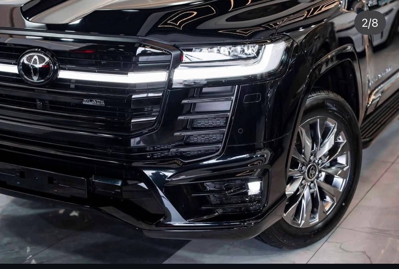 السلام عليكم 
لاندكروز VX 2025 لمتدد S بلاك ادشن 
محرك 3500 تون تيربو وكالة جيهان زيرو ماشيه 4 الف كيلو مغلفه افلام ابواب شفط كشنات تدفئة تبريد داخل بيجي ٣ شاشات سستم صوت JBL لدات داخلية متغيرة الالوان كامرة ٣٦٠ رادار امامية خلفي جانبي وثلاجة وسطية حماية ppf بالكامل يم NVN ضمان ١٥ سنة حتى القماره والجام تظليل وبيها باج تظليل بي سنه مدفوع كامل مع درع جام جلاتيني للجامة
***********
السيارة رقم اربيل تحويل ثاني يوم 
مكانها بغداد
