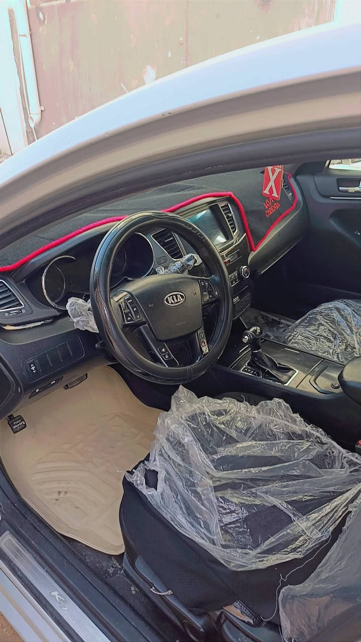 السلام عليكم محتاج واريد ابيع ونزلت من السعر كيا كادنزا موديل ٢٠١٠ بيها اربع قطع صبغ نواقصها جدا بسيطه كير محرك مكفول صدر امامي مبدل والخلفي نص عمر سيارة ترايك وين ميعجبك تريد تحويل تريد وكالة اليسال علنواقص كلوبات لايت فيشة حساس مراية جانبية تبريد بس شحن واتكفل بي السيارة سعرها ٧٨ محتاج واريد ابيع مكاني الكرخ ***********
