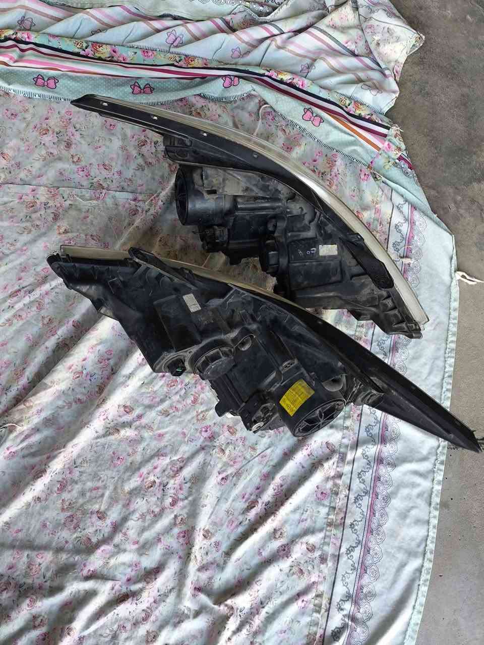 السلام عليكم 
زوج مازدات سوناتا مضلع من ال١١ لل١٤ تفصيخ بعدهن شركه 
زنون بلادي ام الماطور 
٢٠٠الف
***********
