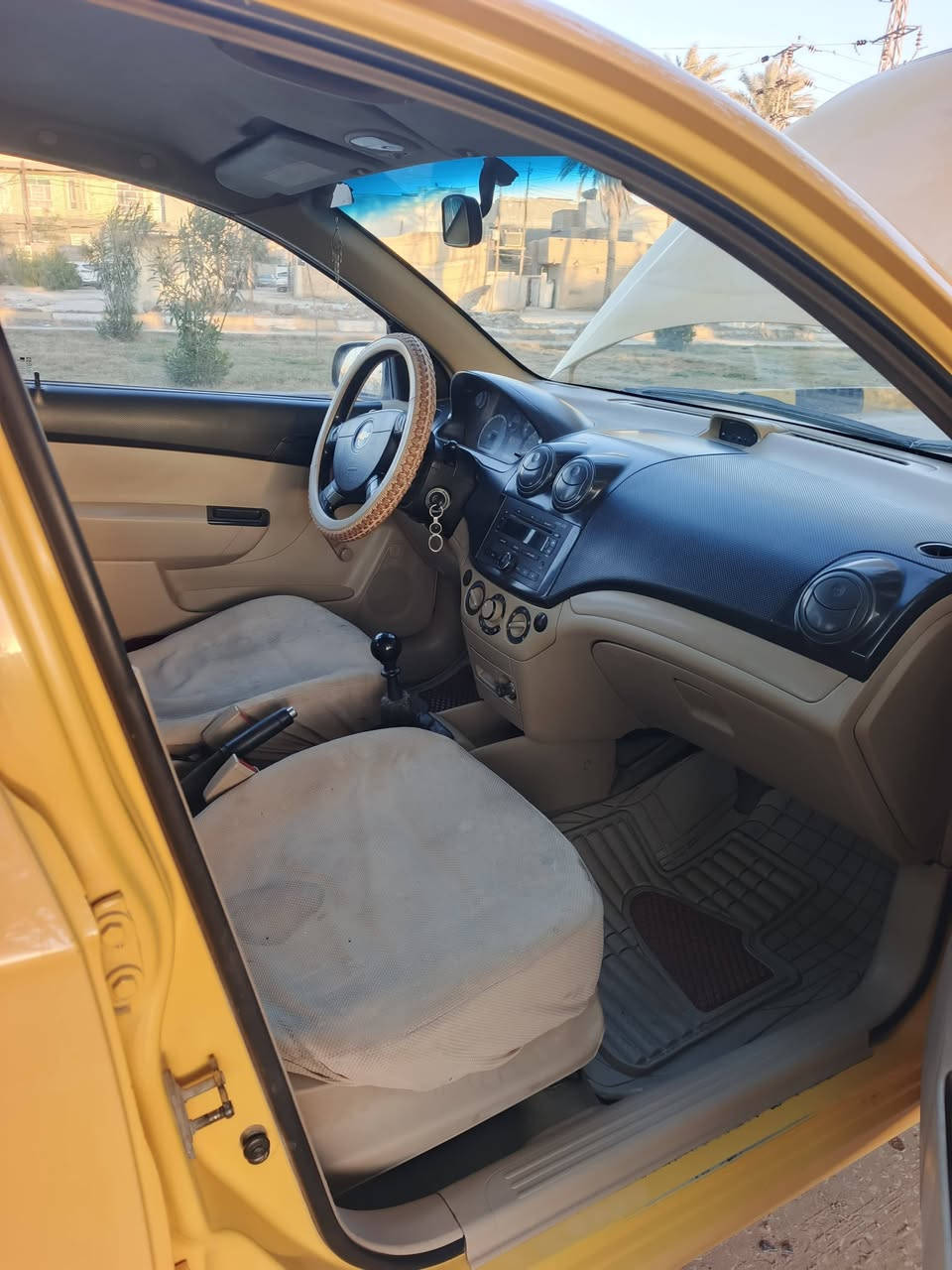 افيو موديل 11 خليجي
مكفوله من الضرر
تخم تاير جديد
كير عادي دواخل بلاديه   (السياره شركه) للاستفسار لاتصال على هذا الرقم ***********
