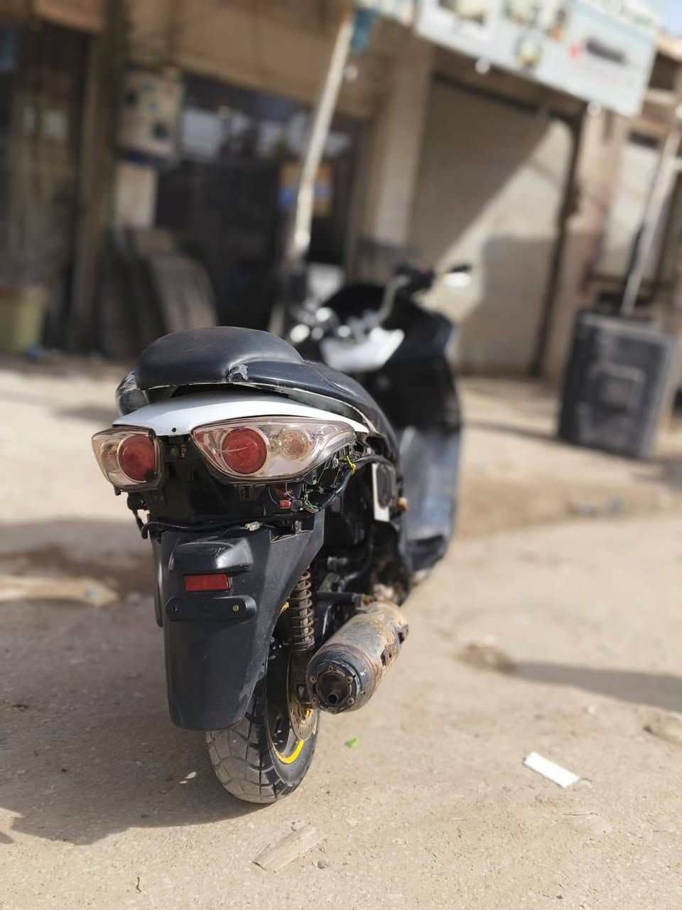 السلام عليكم فورزه صفر ثمانيه محرك ما مفتوح شرط مكينه ناعمه ونضيفه نقص الدراجه بس كفرات شلعه معدل خير من الله سعرها 350وبيها مجال قليل مكاني يم ملعب النجف الجديد الرقم ***********
