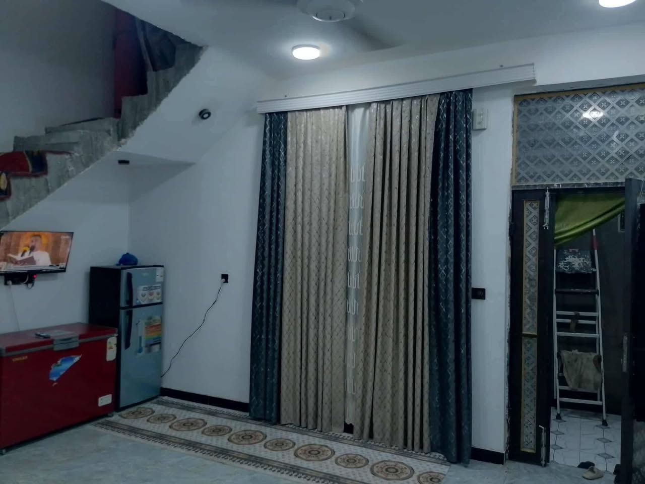 #معروض_لدينا
بيت للبيع #مناسب طابو صرف 100م امامي بصف الركن
يحتوي على/ غرفه وديوانيه وصاله ومطبخ وصحيات ومتوفر 
العنوان/ الفداء شارع المدارس قرب المدرسه الصينيه الجديده البيت #مطلوب_اسكان ٢٣مليون القصد الشهري140الف تسديد الاسكان 
السعر الكلي 110
يعني المشتري يستقطع ال23 يحولهن عليه وينطي الباقي 87 للبايع
____________________________
نستقبل كافة العروض العقاريه لبيع القطع والبيوت #والأيجارات الطابو والزراعي ونعمل على بيعها سريعآ
 ان شاء الله في جميع انحاء الناصريه 
ماعليك سوى مراسلتنا او الاتصال على الرقم 

____________***********  _________
وسنكون في خدمتكم غايتنا رضاكم والمصداقيه في العمل شعارنا
