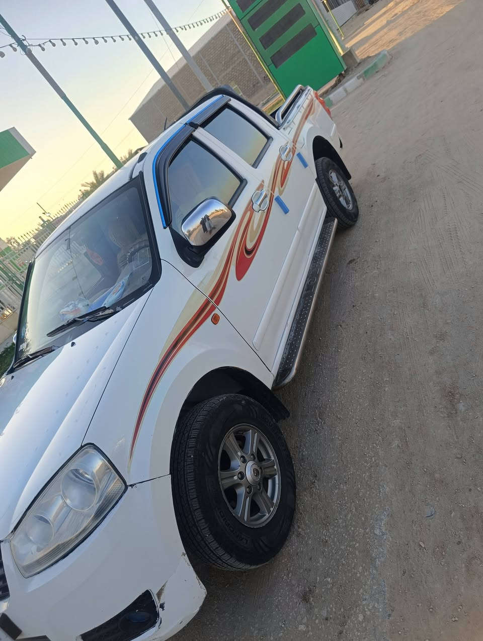 سلام عليكم للبيع بيكم كريتويل  2013 مكفوله كفاله عامه كير ومكينه عل شرط تخم تاير تبريد ثلج حداديه جديده كهربايات كله شغاله  مكان نجف للستفسار  ***********
