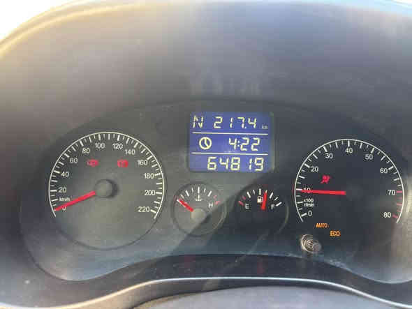 السلام عليكم للبيع سياره تيكر موديل ١٣. كير كهربائي. صدر جديد  تبريد شغال حار بارد   دبلات جديد  السياره نظيفة الاستفسار.  ***********
