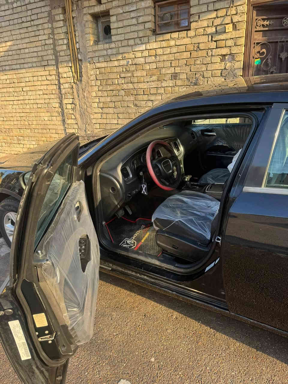 السلام عليكم شباب
جارجر 2016
حادثهة موجود بالسونار 
مكانهة بغداد 
صدر جديد 
حمام بولش  قبل  خمس ايام مسويلهة
السعر 175
***********
