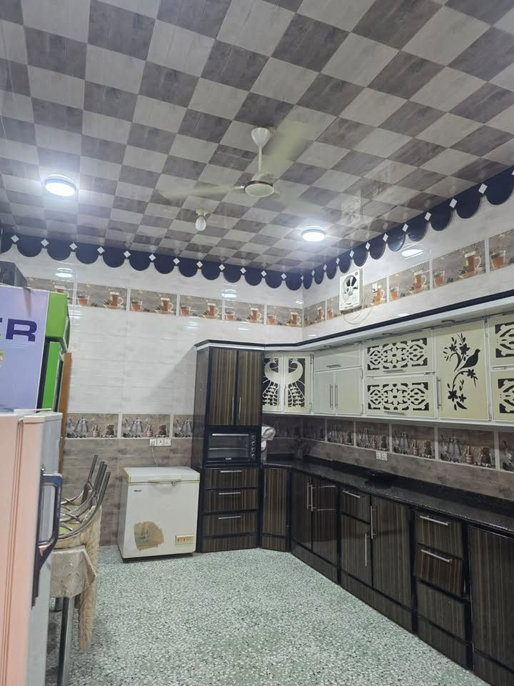 🏡 بيت للبيع في الدبلة – طريق الحلة ديوانية

📍 الموقع: الفرع المقابل للاستدارة الثانية بالجهة الرايحه القاسم
📐 المساحة: 285 متر
📑 السند: طابو 25

✨ المواصفات:
🔹 طابقين
🔹 4 غرف (غرفة بالطابق الأول و3 غرف بالطابق الثاني)
🔹 بناء حديث
🔹 تشطيب وبناء درجة أولى
🔹 البيت كامل مكمل وجاهز للسكن
🔹 جميع التفاصيل موضحة بالصور

📍 عنوان المكتب:
بابل السياحي – الحصين – الفرع المقابل للحسينية – مقابل عمار الحلاق

📞 للاستفسار أو مراجعة المكتب:
***********
***********
