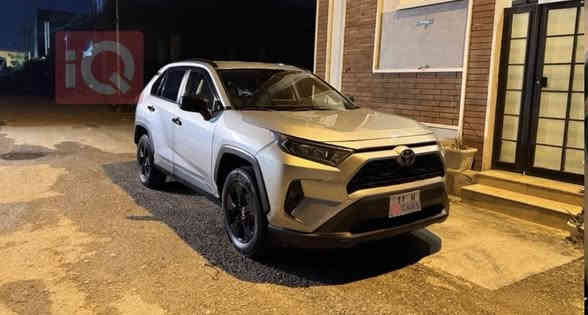 السلام عليكم راف فور ٢٠١٩ وارد امريكي ماشية حاليا84,000كيلو متر ضرر امامي مواصفات معروفة من الصور جهازة من كلشي كير محرك صدر تايرات بدون نقص رقم وهزه جديد بأسمي مكان بغداد للاستفسار
***********  السعر $185 وبيها مجال بسيط
