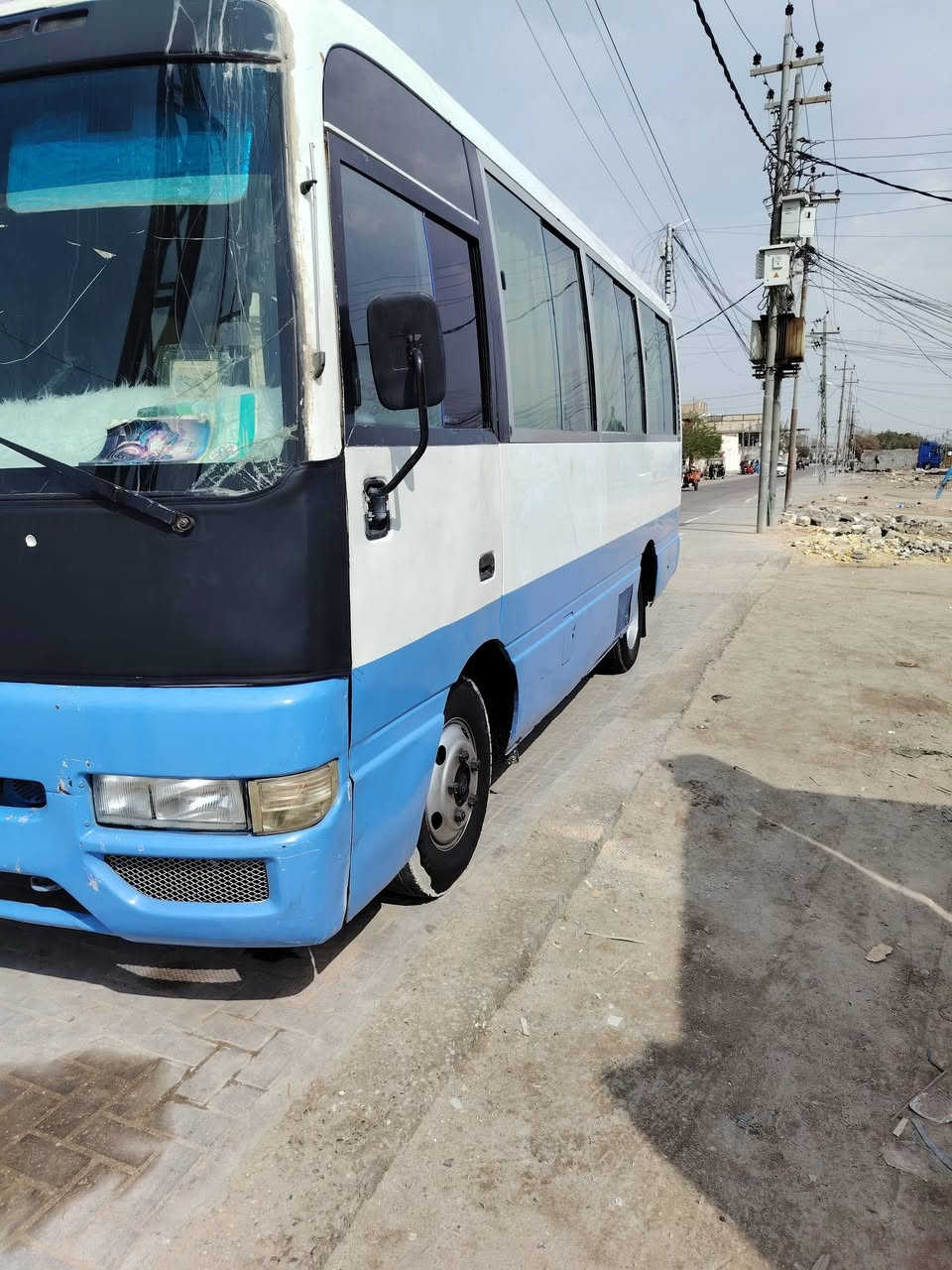 السلام وعليكم كوستر نيسان مديل 2002 رقم انكليزي باقي على استلام مكينه 300yyt صالي شهر من شاده كير ابلادي اكسل بلادي ويل جوبلس امامي خلفي جوب البدي بي ضربه بلبجم ومعمر موضح بلفيديو والباقي شوف العين (عنوان بصره) (هاتف***********) (سعر 90وبيه مجال قليل) (تفاصيل كامله مذكوره)
