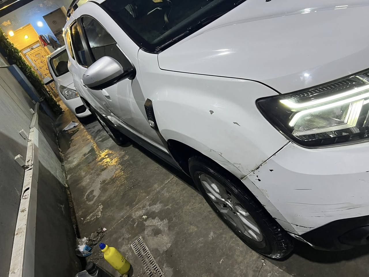 سلام عليكم
رينو داستر 
مديل ٢٠٢٤
مطلوبه للمصرف استقطاع الكتروني 
بعد سنتين ونص تخلص
السياره كير مكينه تبريد كهربائيات كفاله عامله
الكشر بيها  ضربه بل باب وبل صندوك 
صبغ مابيها شاصي لغود كفاله 
مابيها قطرت صبغ 
محرك ١٦٠٠
كير cvt
مثبت سرعه كروز سرعه 
شاشه كار بلي 
لايت LED
مانع انزلاق
تحكم ستيرن ٣ جهات 
بصمه 
ترحيب 

السياره بسمي اسويلك وكاله 
ووديك للمصرف تتكد من الستقطاع 
 السياره ماشيه ٤٥ الف 
السياره عليها ادامه كامله  ادامتها كلها بل شركه 
دهن ابدل بل شركه 
السعر ١١٥ وبيها مجال للطيبين 
عنواني بغداد وزيريه 
*********** 

والشراي  بي خير ويدلل تجي معجبتك السياره اتولي تتغده يمي وتروح ❤️
