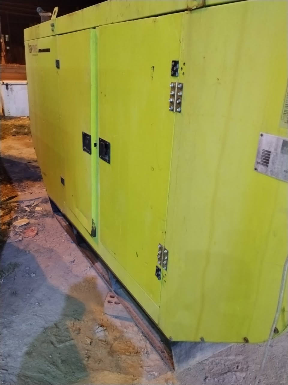مولد بيركنز 30 kva راس توليد لوريسومر ما مفتوحه لا تنقص و لا تبخر السعر 37 وبيه مجال الاتصال على الرقم ***********
